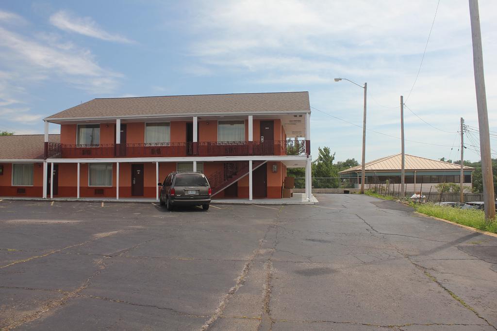 Super 7 Motel Columbia Exterior photo