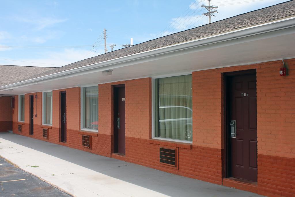 Super 7 Motel Columbia Exterior photo